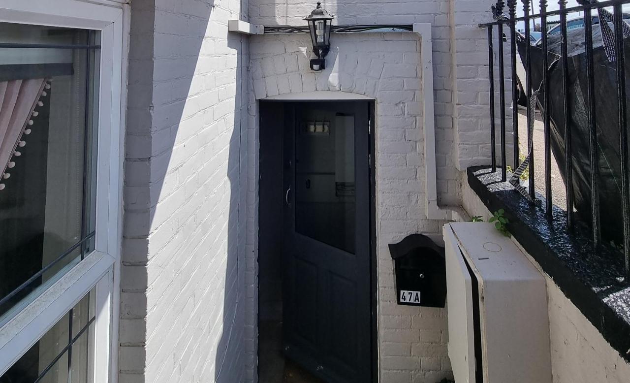 Entire Apartment With Sun Filled Private Garden Margate Exterior foto